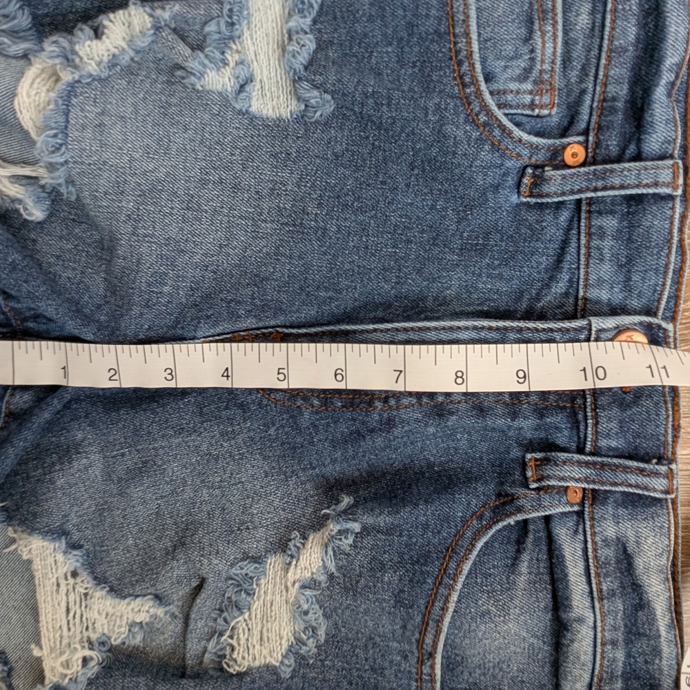 Kendall & Kylie Icon Shorts Denim Distressed Jean Shorts Size 7 28 Booty 3 In - Picture 8 of 10